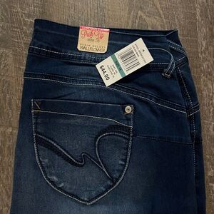 Wallflower Women's Deep Indigo Jeans NWT